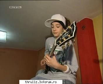 cui ii place tom s intre aici - ) ia k pun nijte poze p forumu asta k e pustiu - TOKIO HOTEL